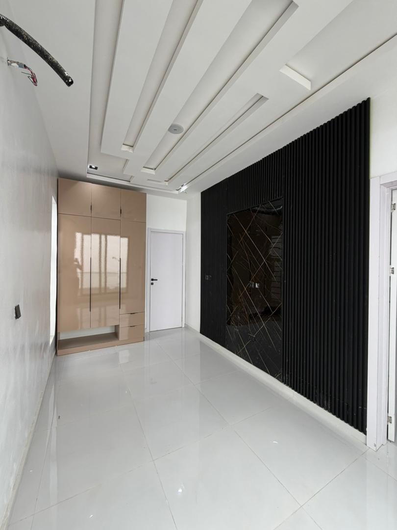 Luxury 5-Bedroom Fully Detached Duplex — photo 3