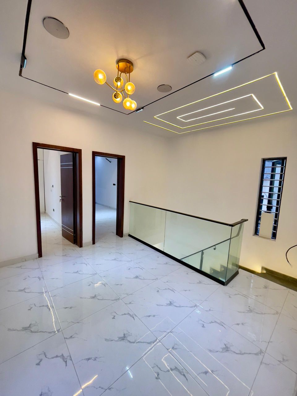 Luxury 4-Bedroom Smart Home — photo 6