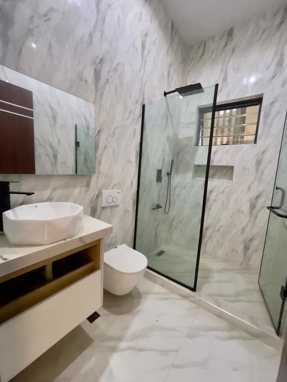 Luxury 4-Bedroom Smart Home — photo 4