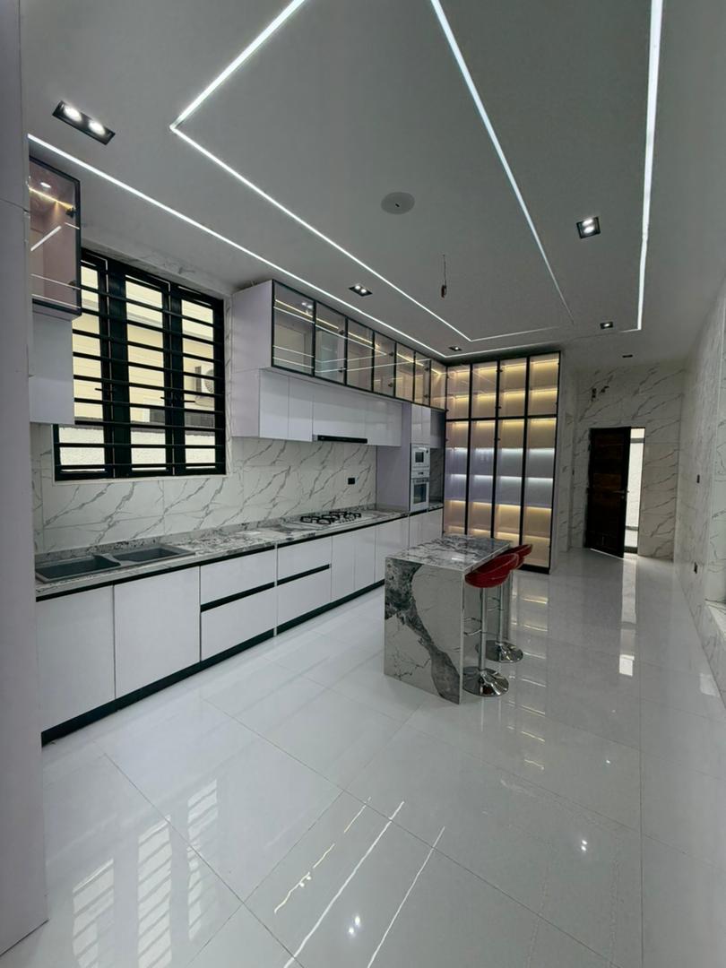 Luxury 5-Bedroom Fully Detached Duplex — tour 3