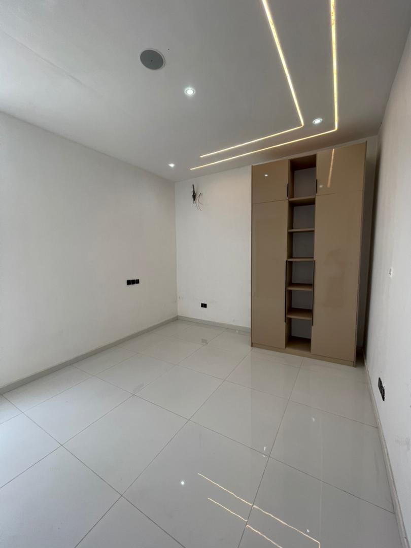5-Bedroom Detached Duplex — photo 4