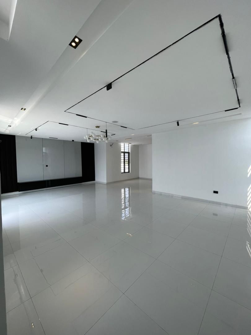 5-Bedroom Detached Duplex — tour 2