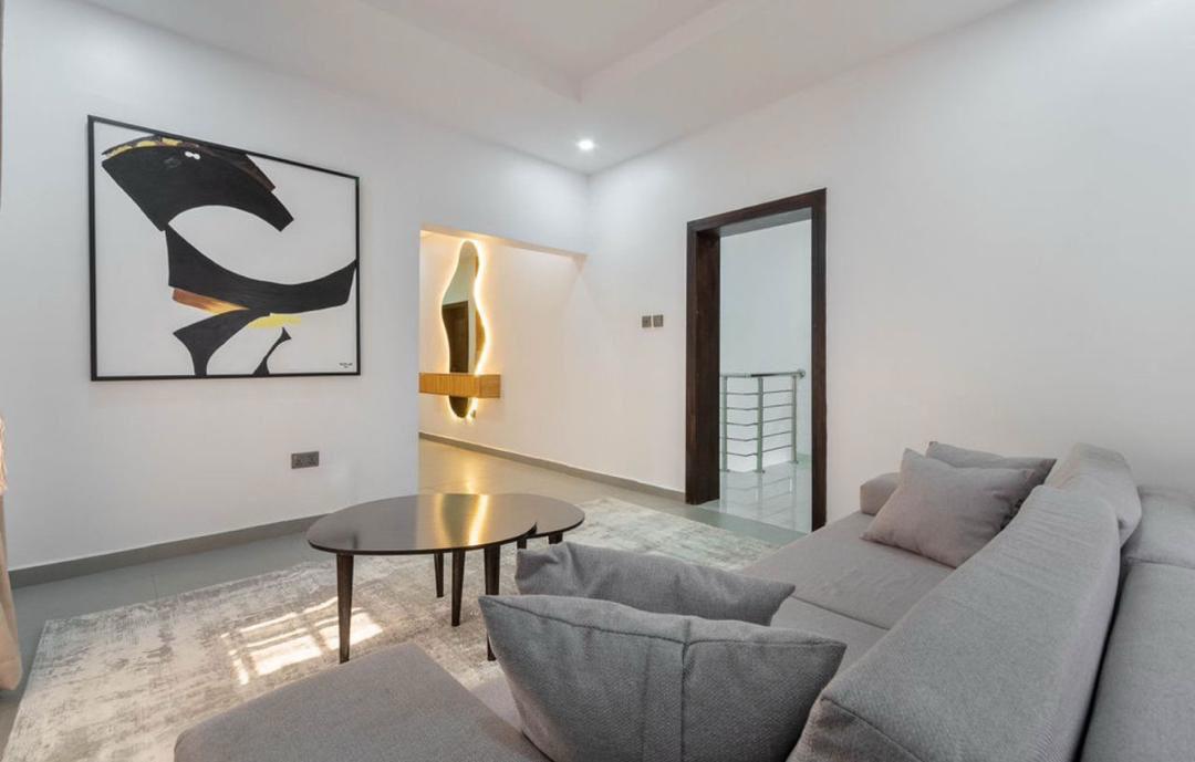 Luxury 4-Bedroom Duplex — tour 4