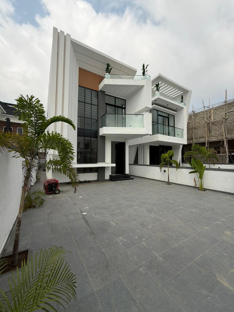 Luxury 5-Bedroom Fully Detached Duplex