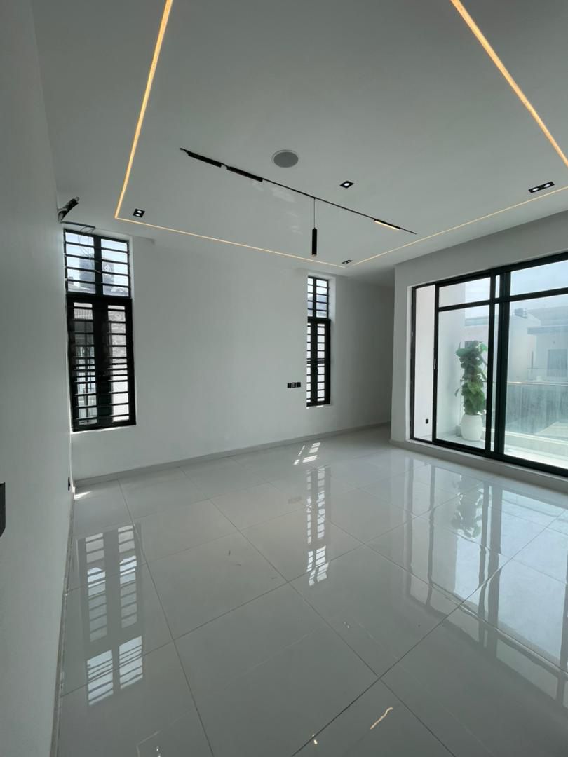 5-Bedroom Detached Duplex — tour 3