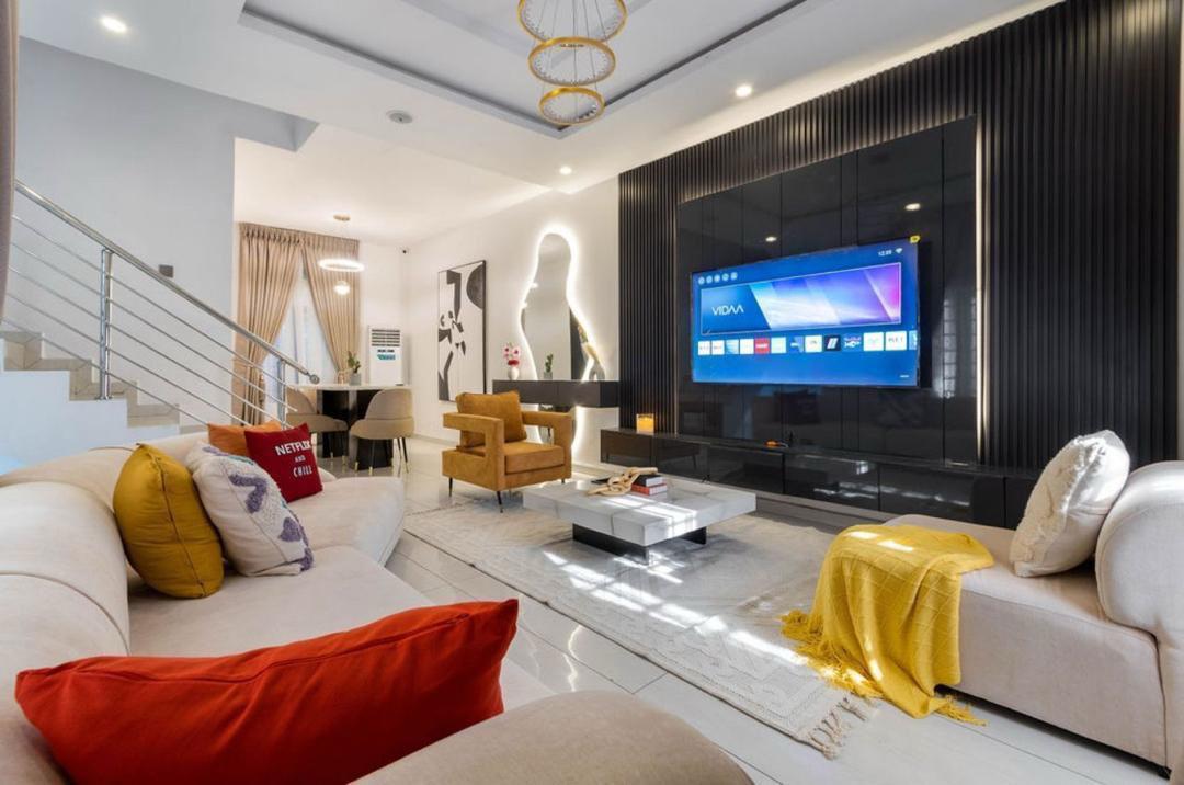 Luxury 4-Bedroom Duplex